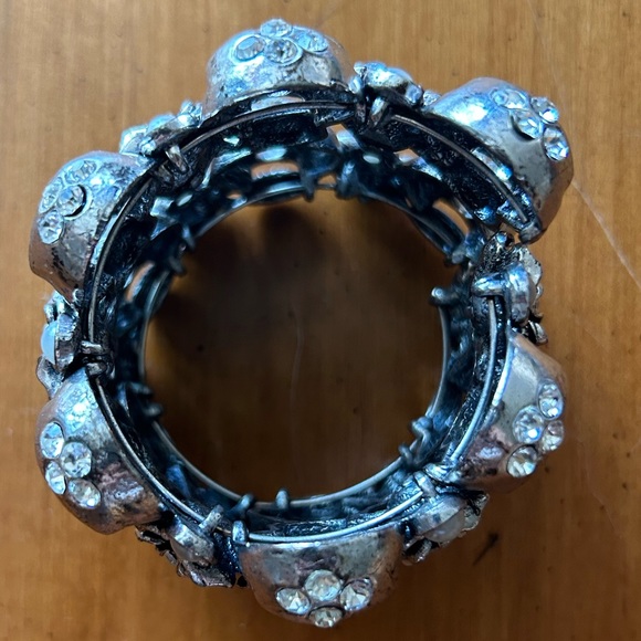 NWOT Beautiful Skull Bracelet 2.5” Tall - Picture 2 of 3